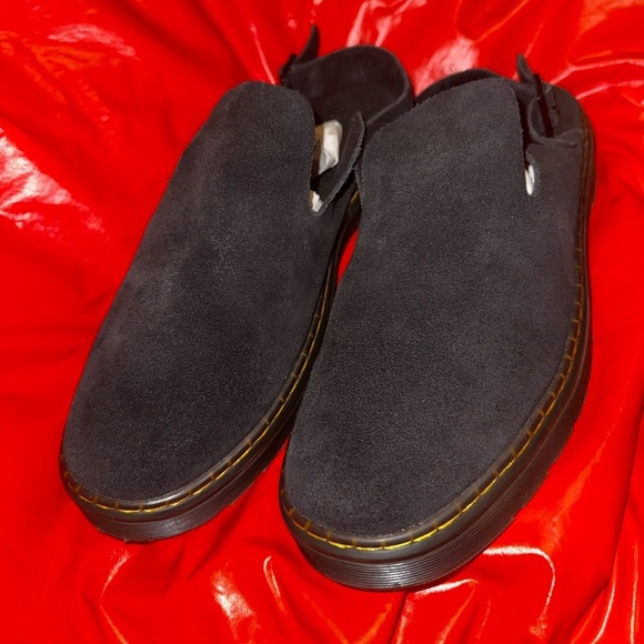 Dr. Martens UNISEX  Carlson Suede Casual Slingback Mules in black main image 8